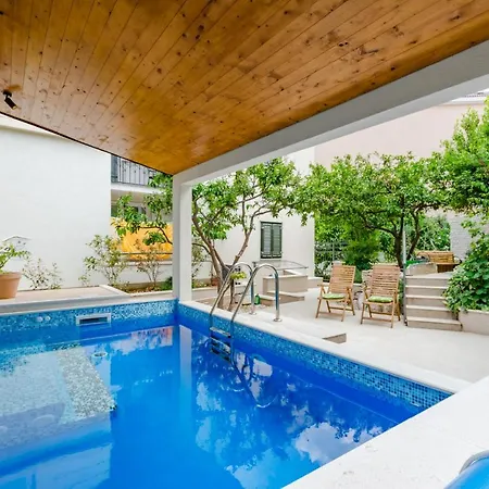 Luxury Roza Villa *
